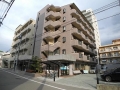 アメニエス萱町の外観