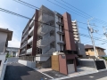 エンブレム持田の外観