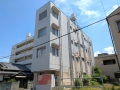 ヴィラアンソレイエ萱町の外観