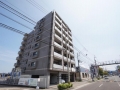 日興ビル中央の外観